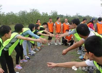 東風(fēng)襄陽(yáng)管理部團委開(kāi)展“快樂(lè )迎雙節，全力保